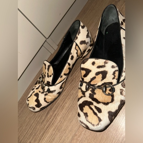 GUCCI Lillian Leopard Print Calf Hair Loafers size 39 - Picture 4 of 7